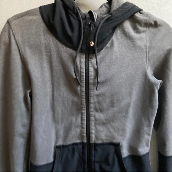 Lululemon Athletica Voyage full zip Hoodie Sz S 16” PTP - Picture 6 of 10